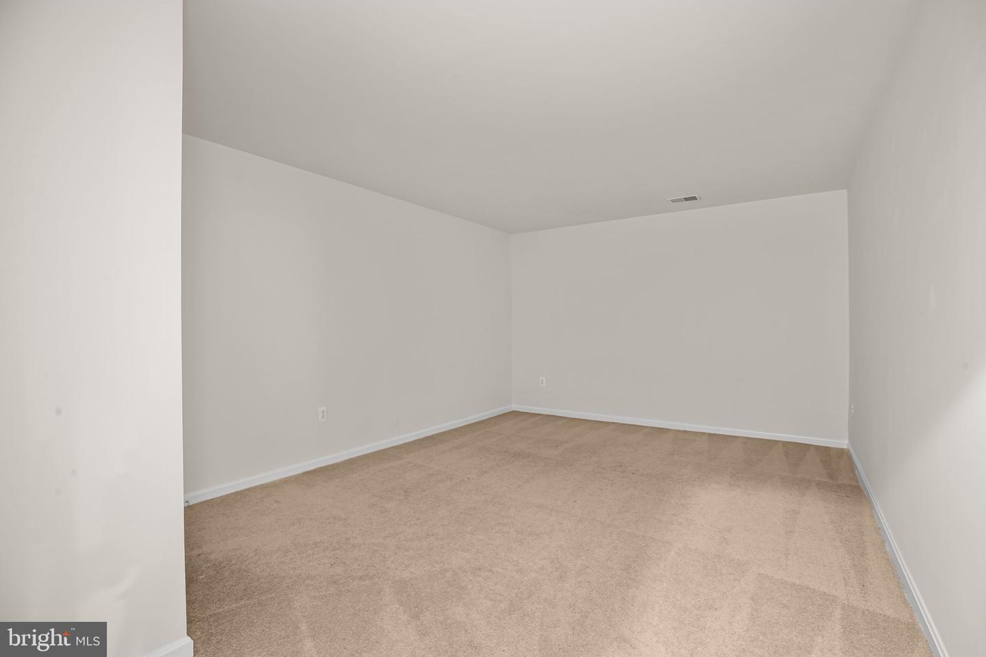 35277 Balmoral Dr Property Photo 13