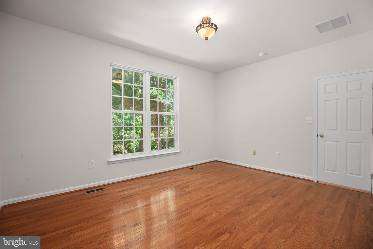 35277 Balmoral Dr Property Photo 19