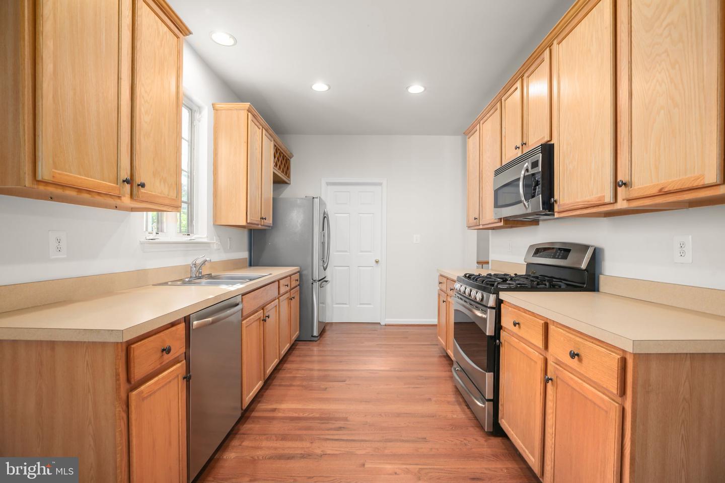 35277 Balmoral Dr Property Photo 30