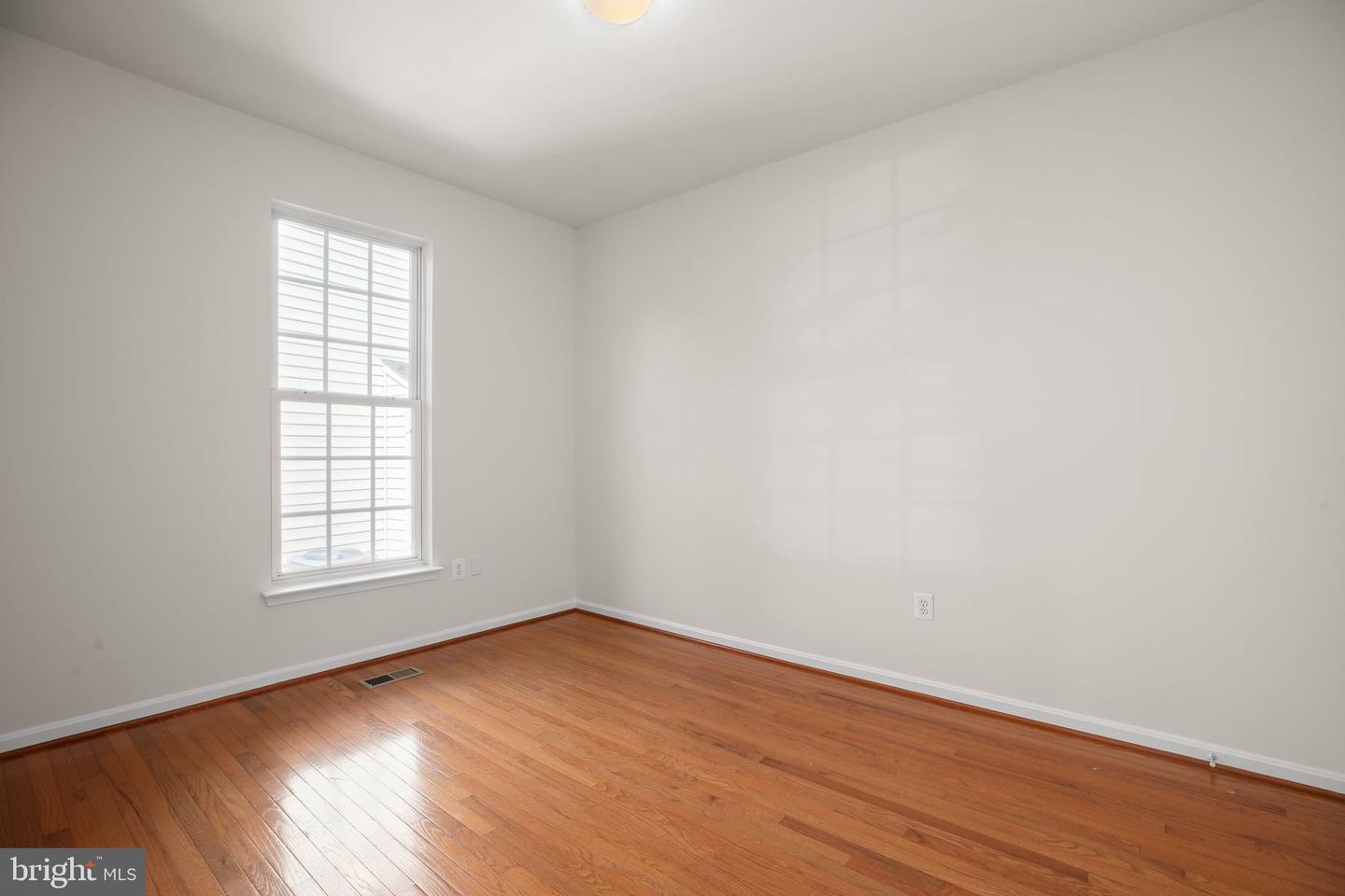 35277 Balmoral Dr Property Photo 40