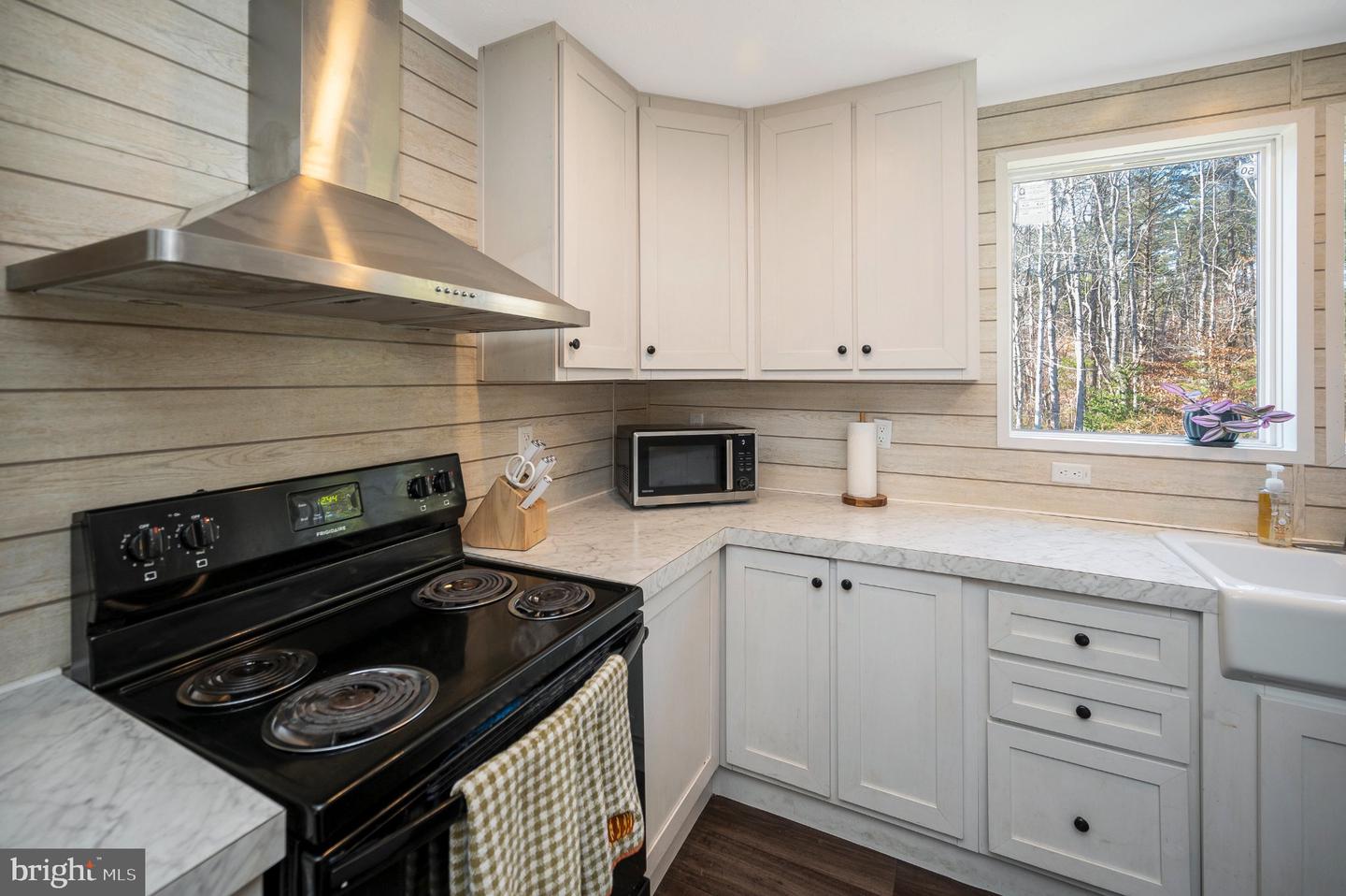 5120 Burr Hill Rd Property Photo 16