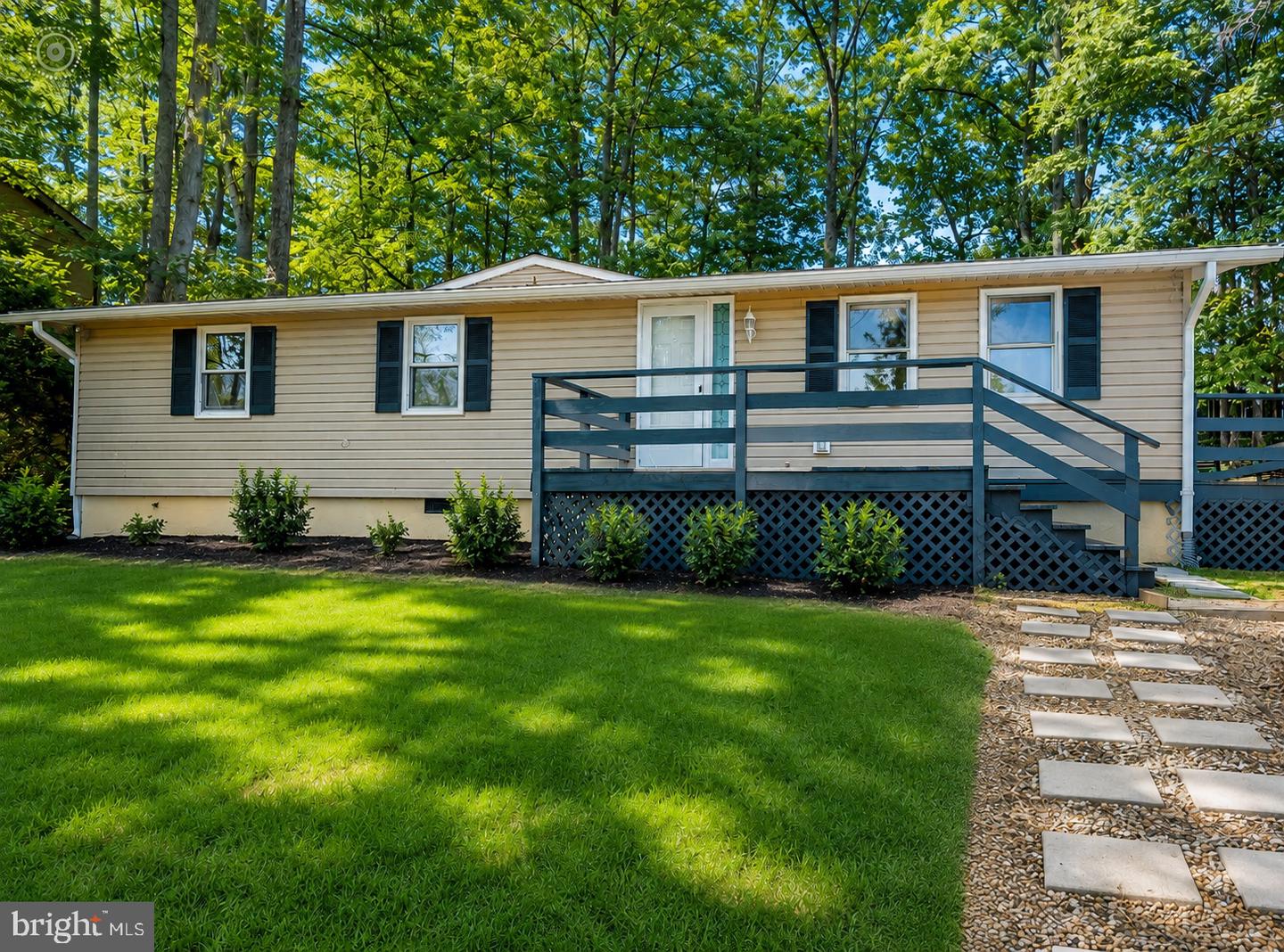 116 Lakeview Pkwy Property Photo 1