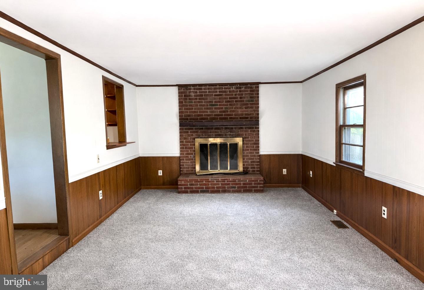356 Jefferson St Property Photo 14