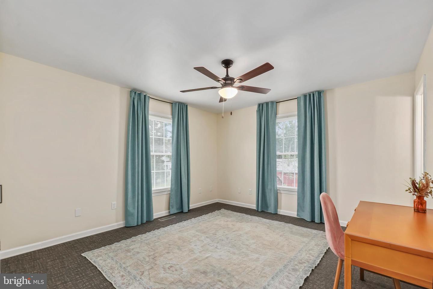 189 Newton St Property Photo 8