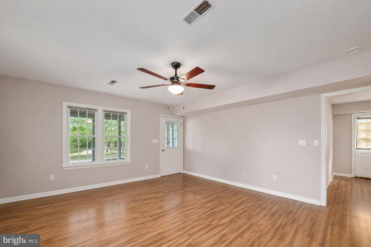 189 Newton St Property Photo 29
