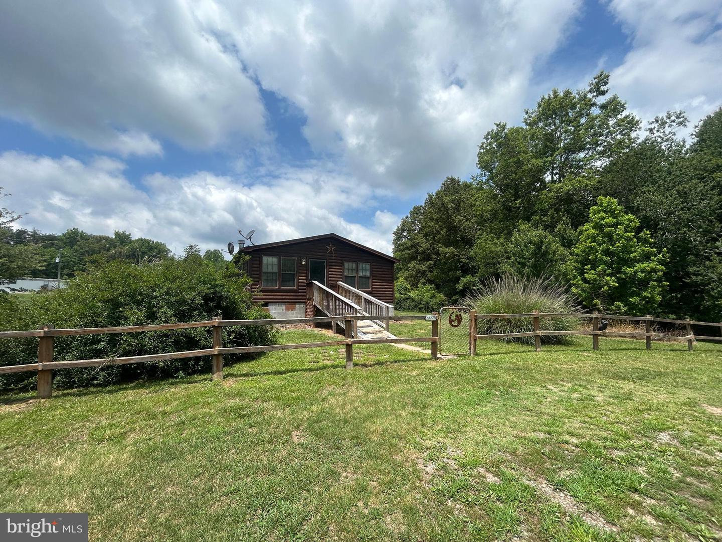 23221 Independence Rd Property Photo 2