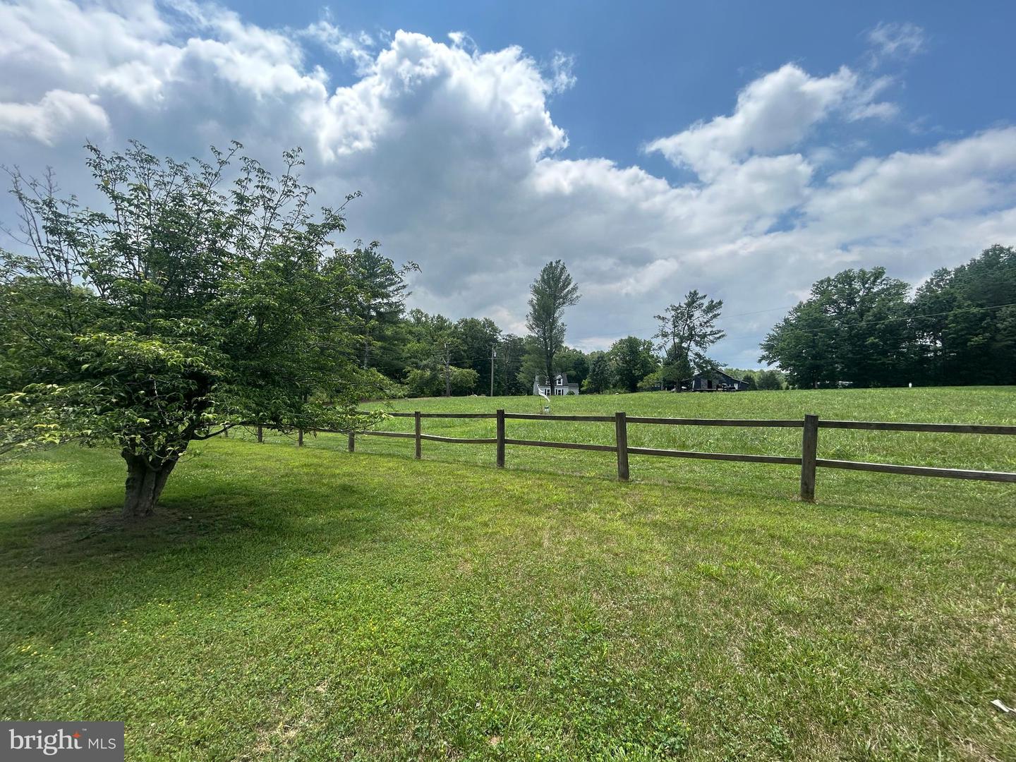 23221 Independence Rd Property Photo 4