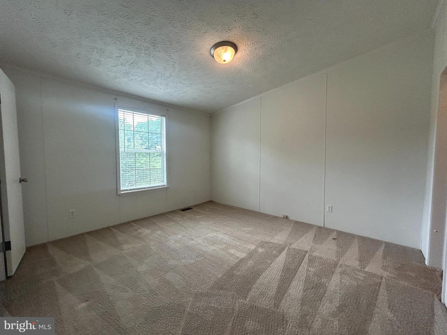 23221 Independence Rd Property Photo 14