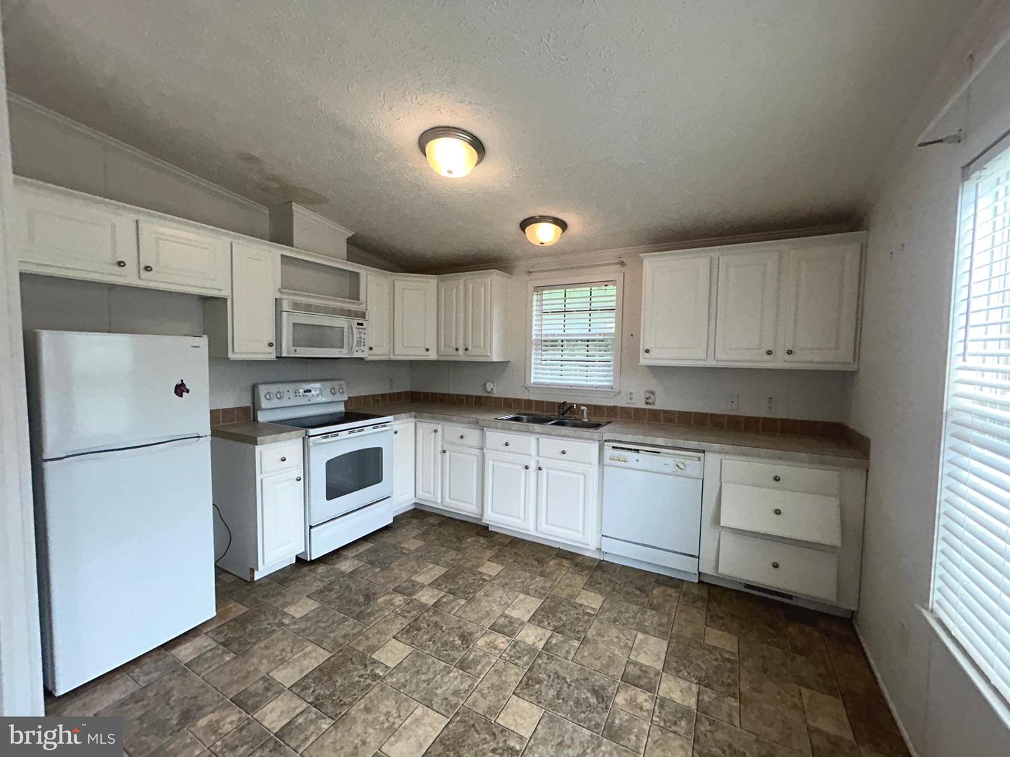 23221 Independence Rd Property Photo 27