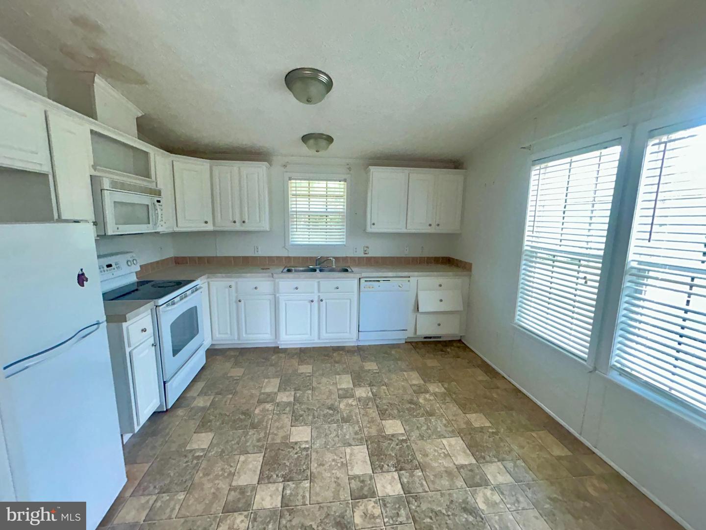 23221 Independence Rd Property Photo 55