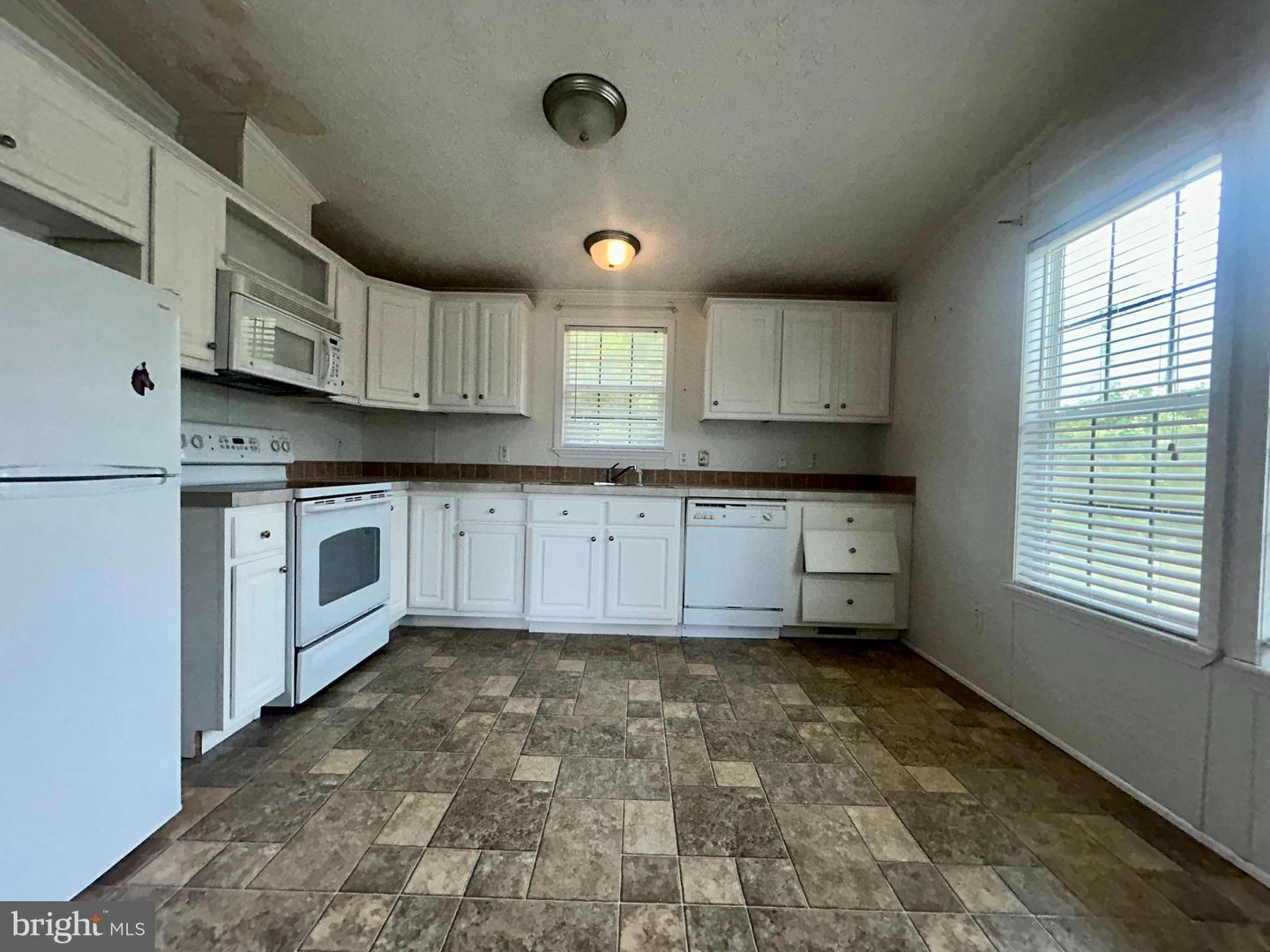 23221 Independence Rd Property Photo 56