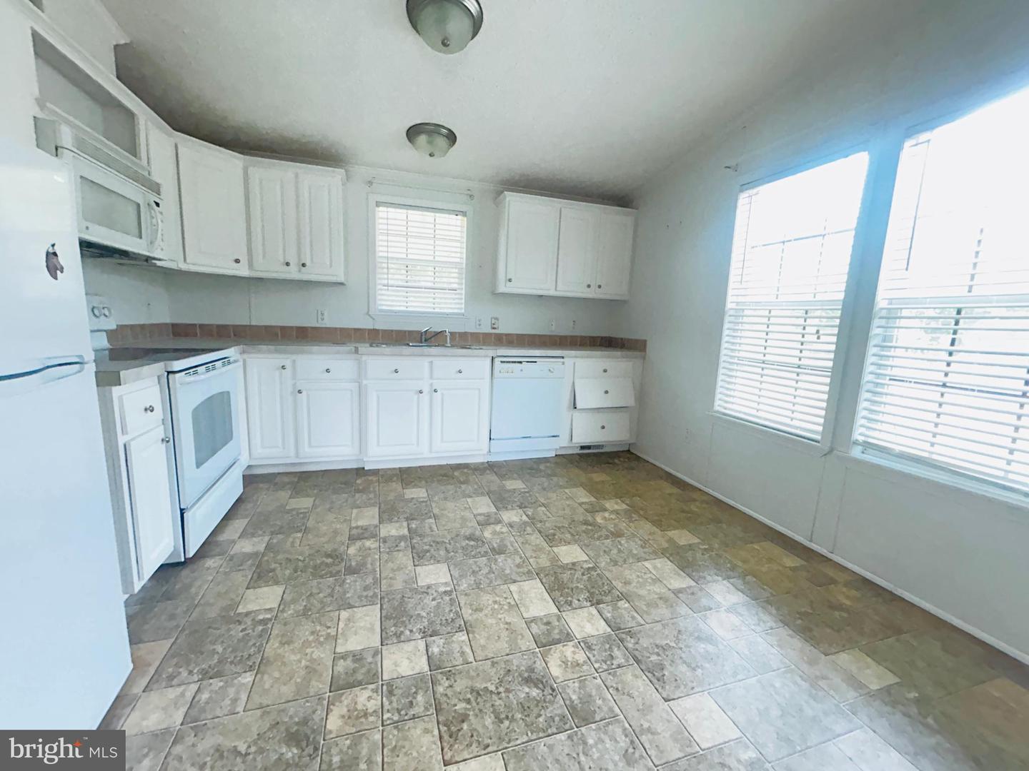 23221 Independence Rd Property Photo 61