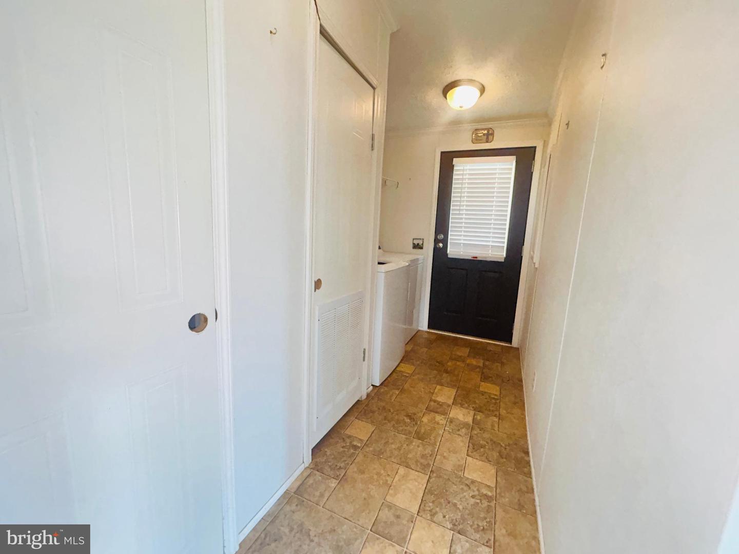 23221 Independence Rd Property Photo 63