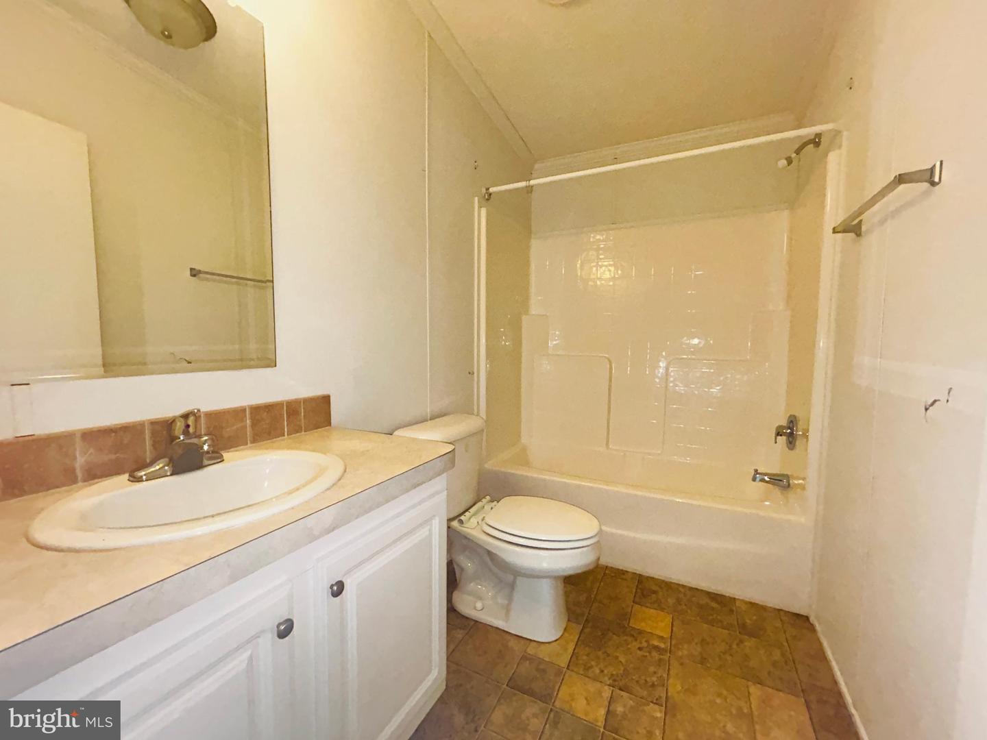 23221 Independence Rd Property Photo 64