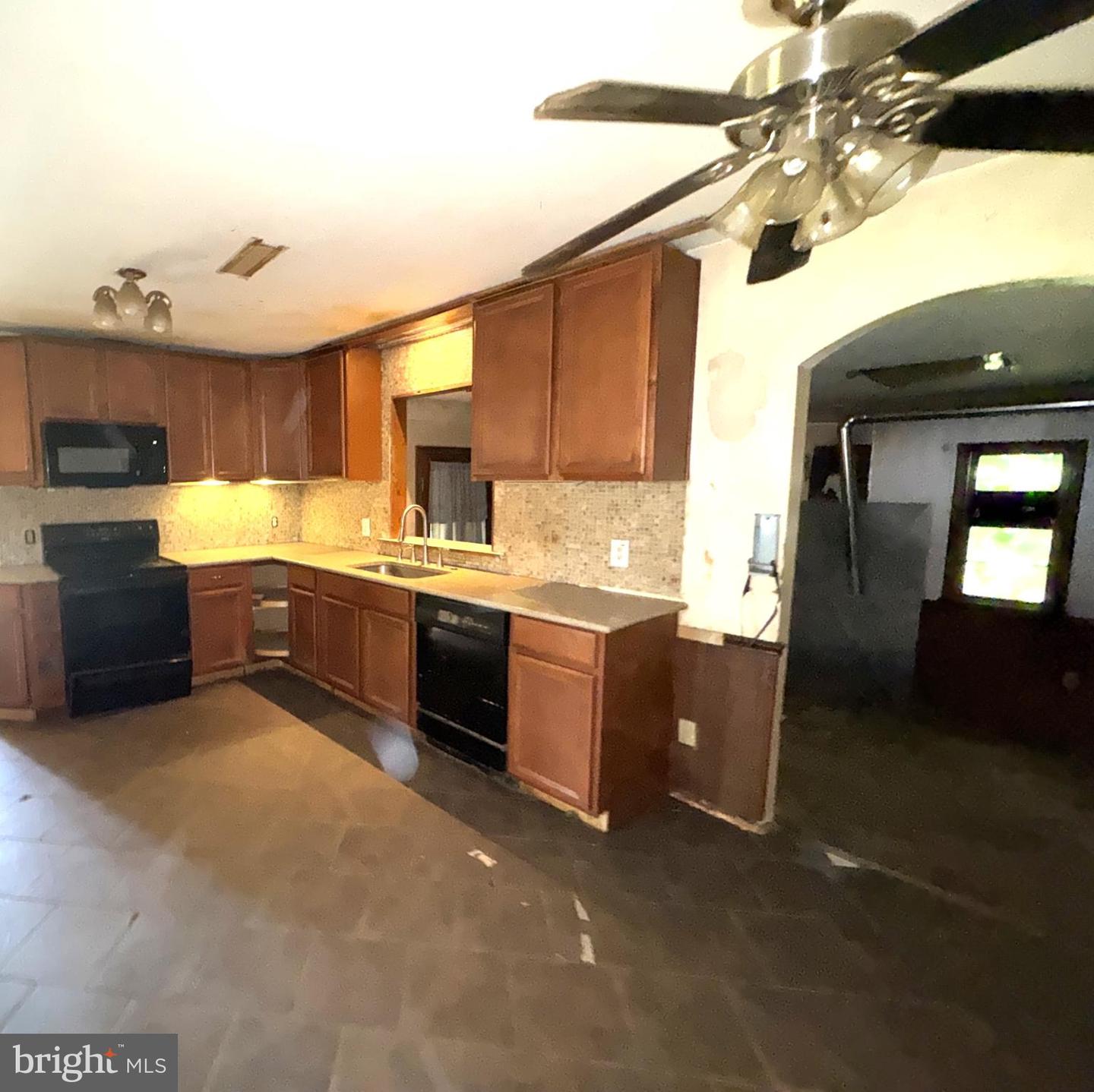 5504 Burr Hill Rd Property Photo 2
