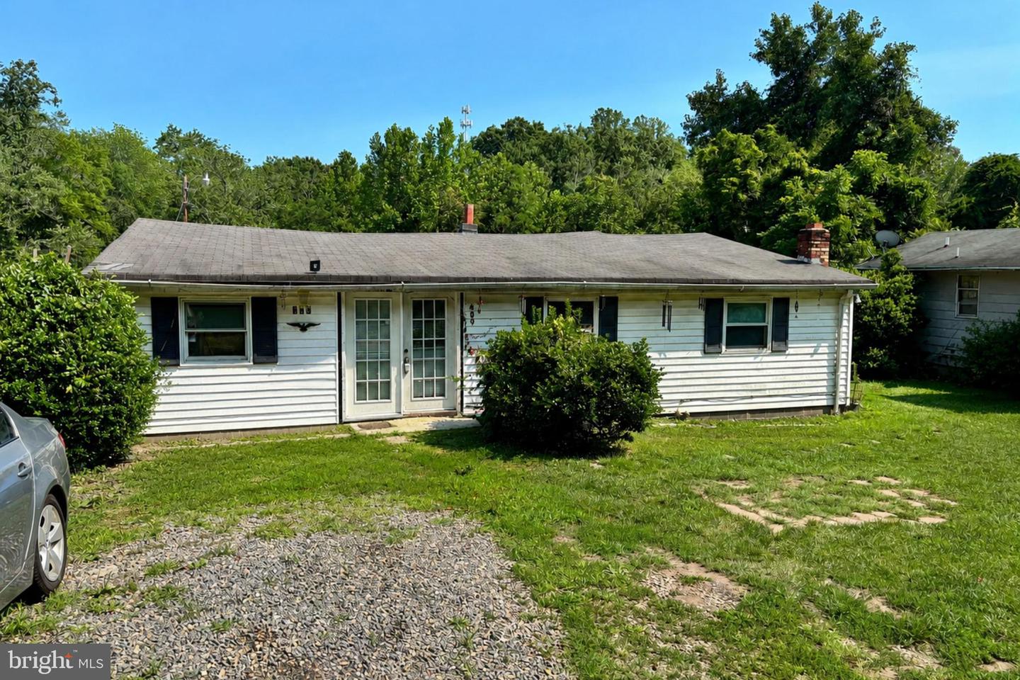 409 Park St Property Photo 1