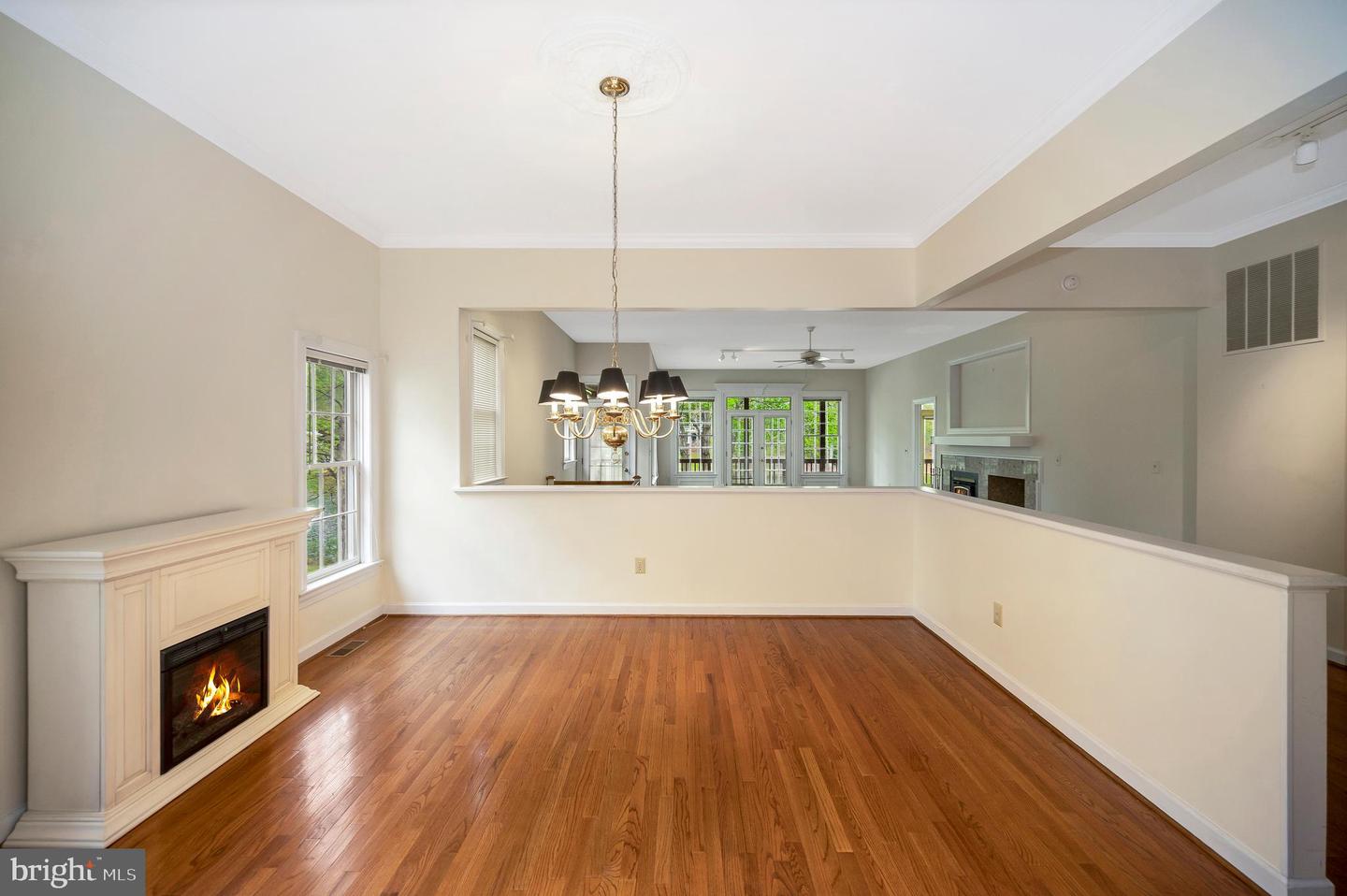 141 Larkspur Ln Property Photo 32