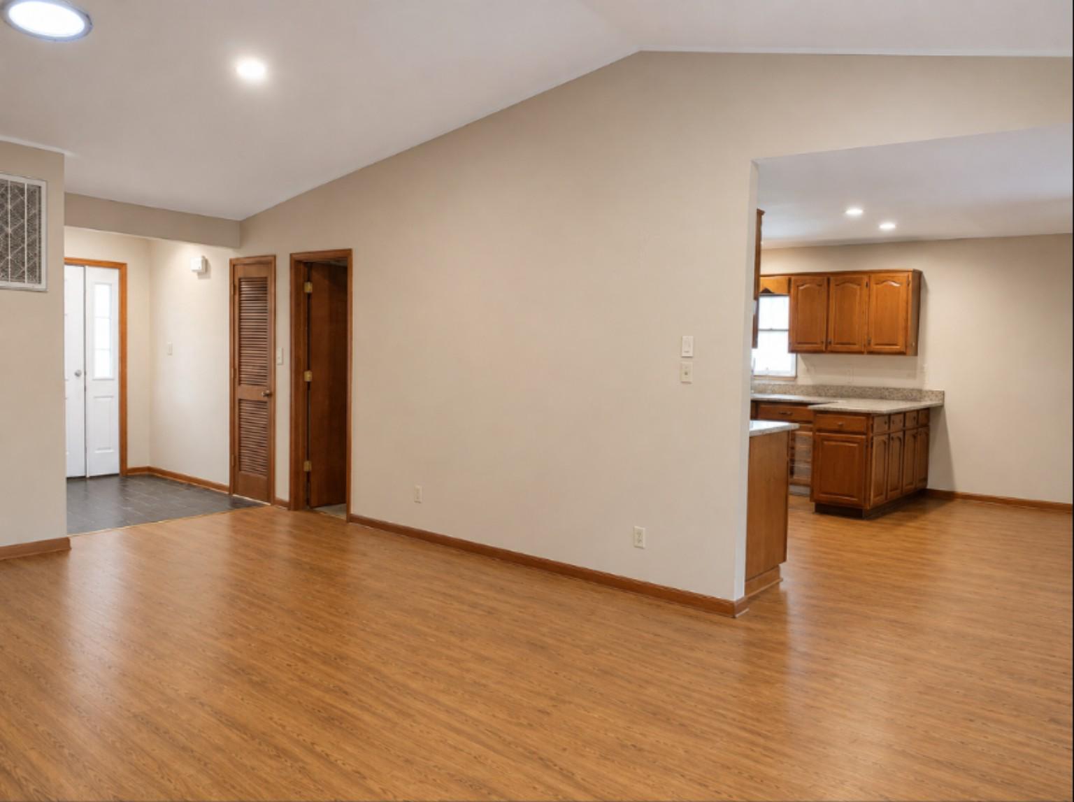 317 Fairway Dr Property Photo 5