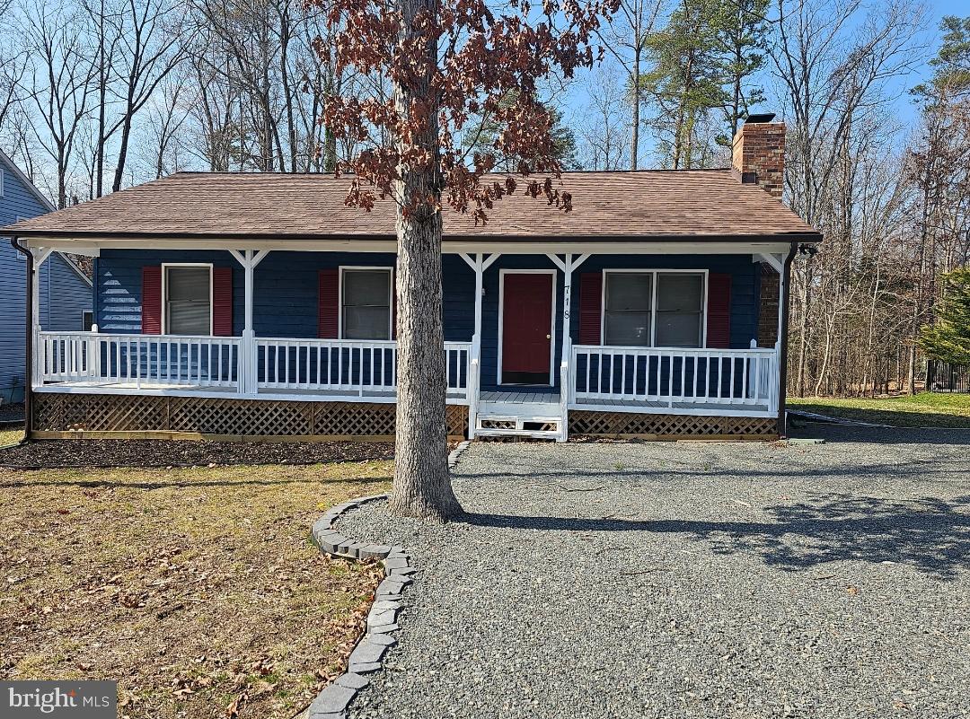 718 Lakeview Pkwy Property Photo 1