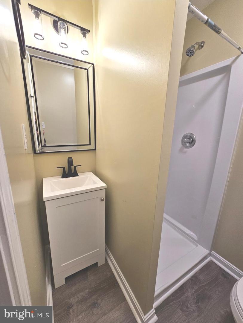 718 Lakeview Pkwy Property Photo 24