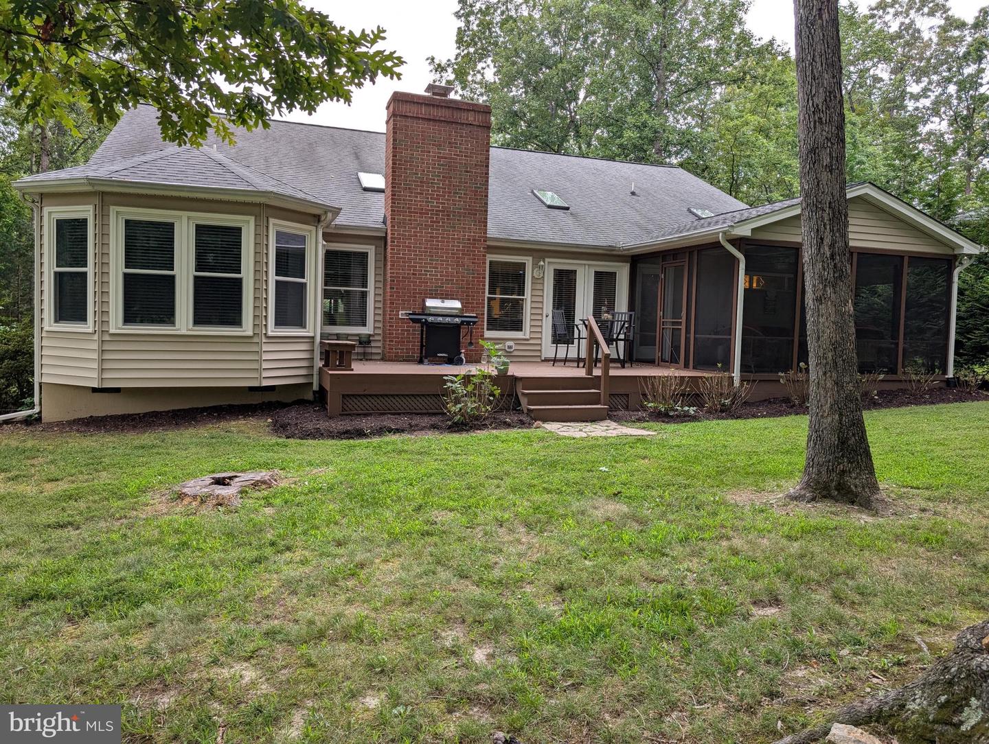 307 Green St Property Photo 3