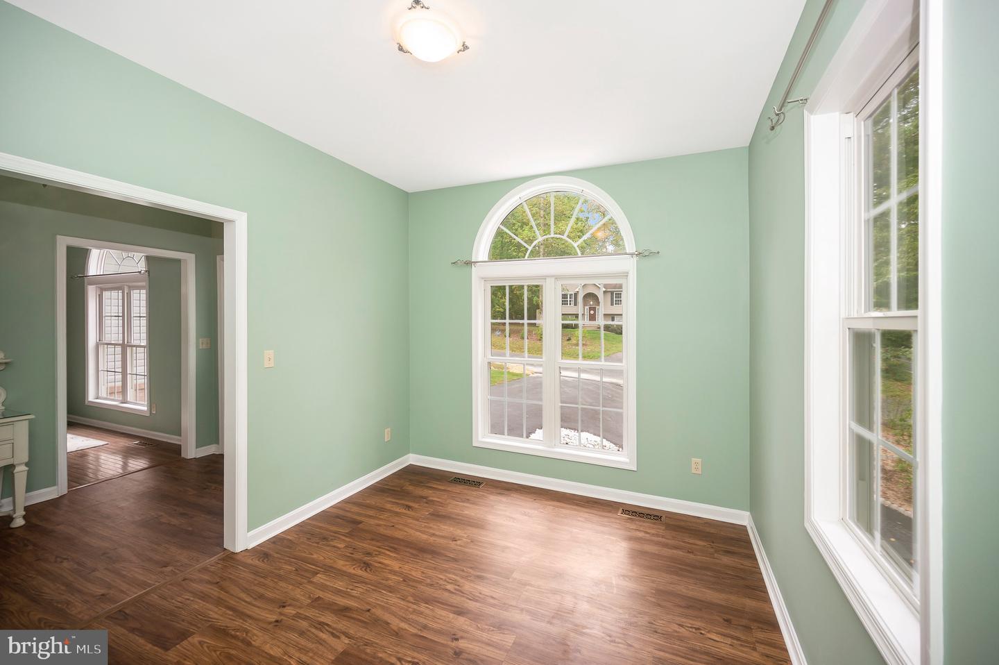 3800 Lakeview Pkwy Property Photo 6