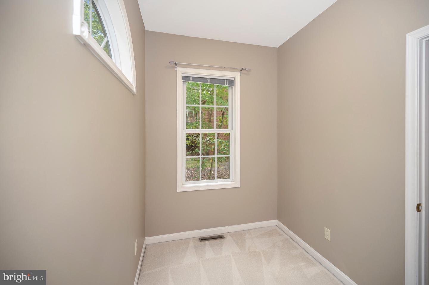 3800 Lakeview Pkwy Property Photo 19