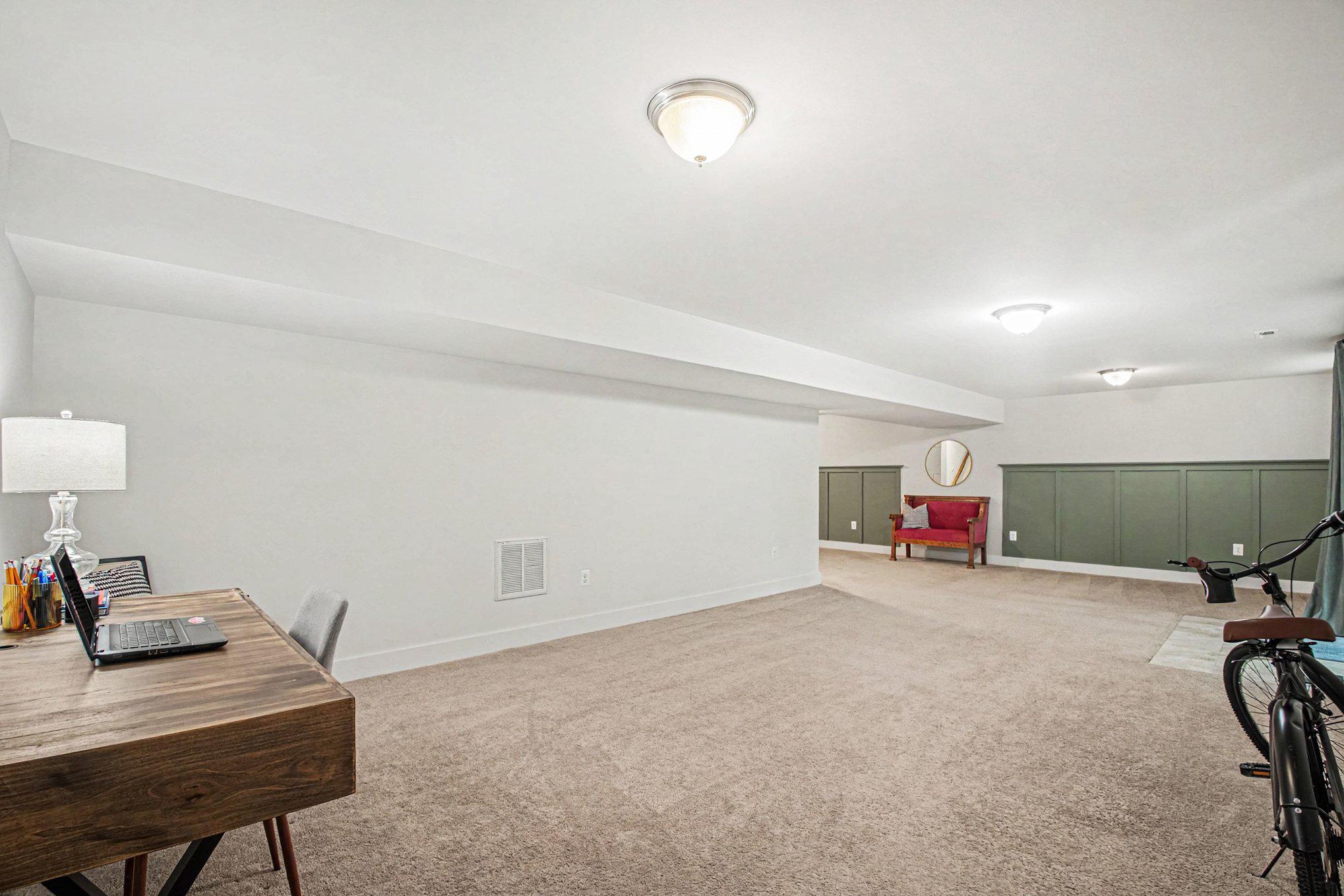 2425 Edgewood Dr Property Photo 41