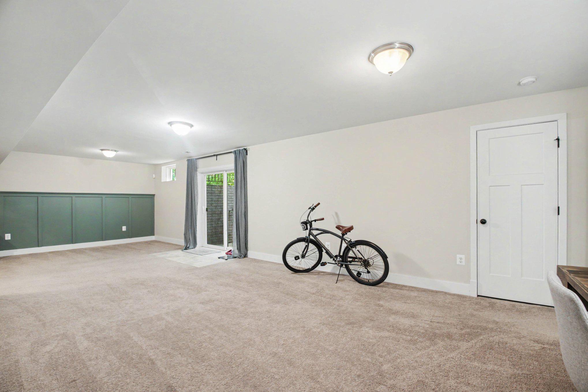 2425 Edgewood Dr Property Photo 42