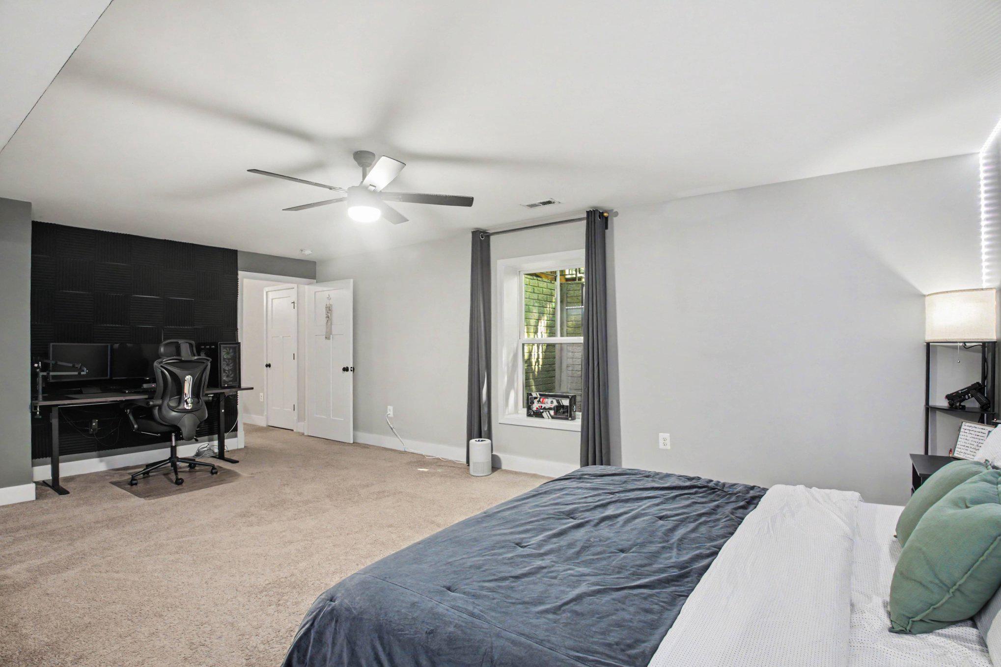 2425 Edgewood Dr Property Photo 44