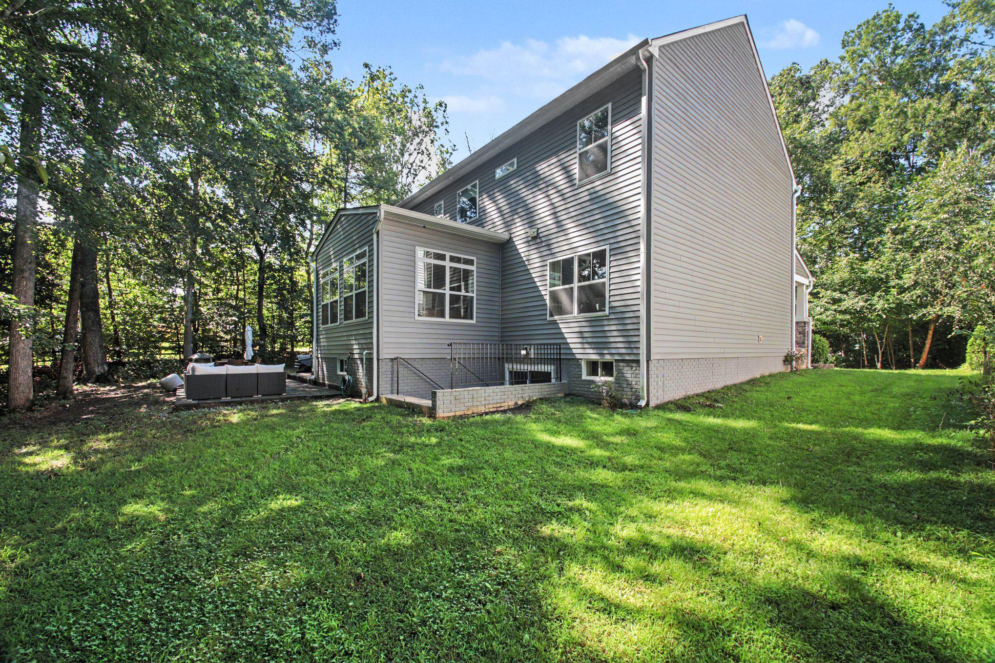 2425 Edgewood Dr Property Photo 47