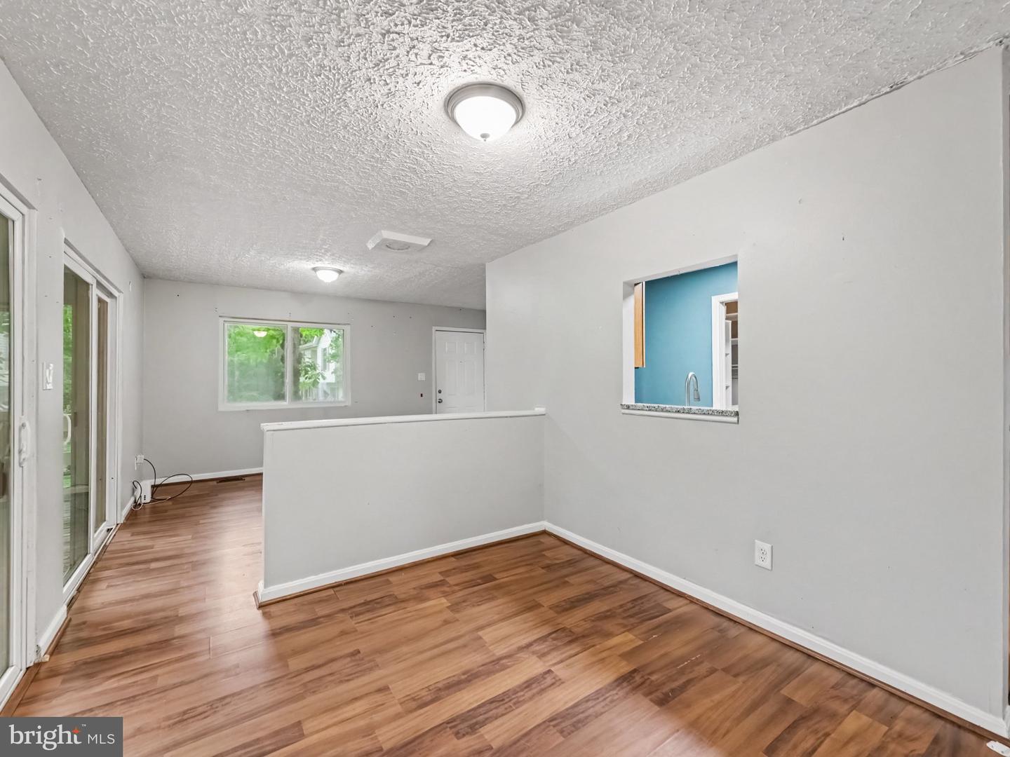 3612 Lakeview Pkwy Property Photo 6