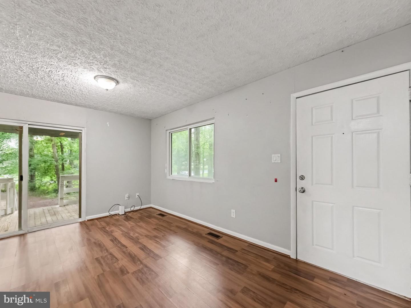 3612 Lakeview Pkwy Property Photo 9