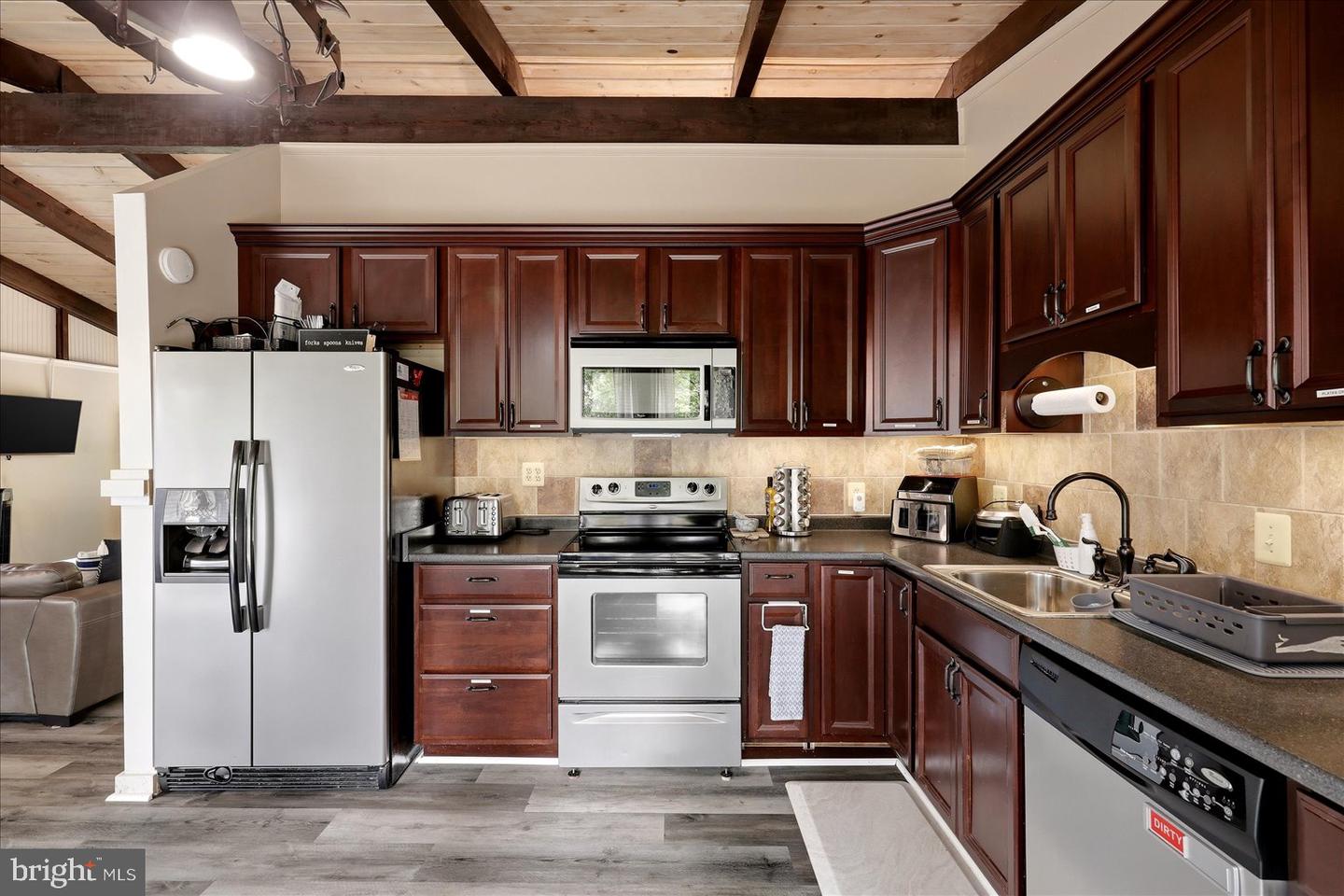 405 Cornwallis Ave Property Photo 10