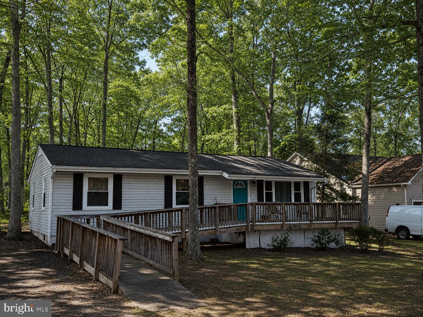 1238 Lakeview Pkwy Property Photo 1