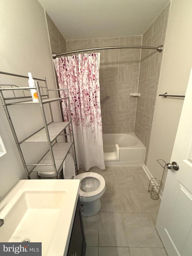 1238 Lakeview Pkwy Property Photo 6
