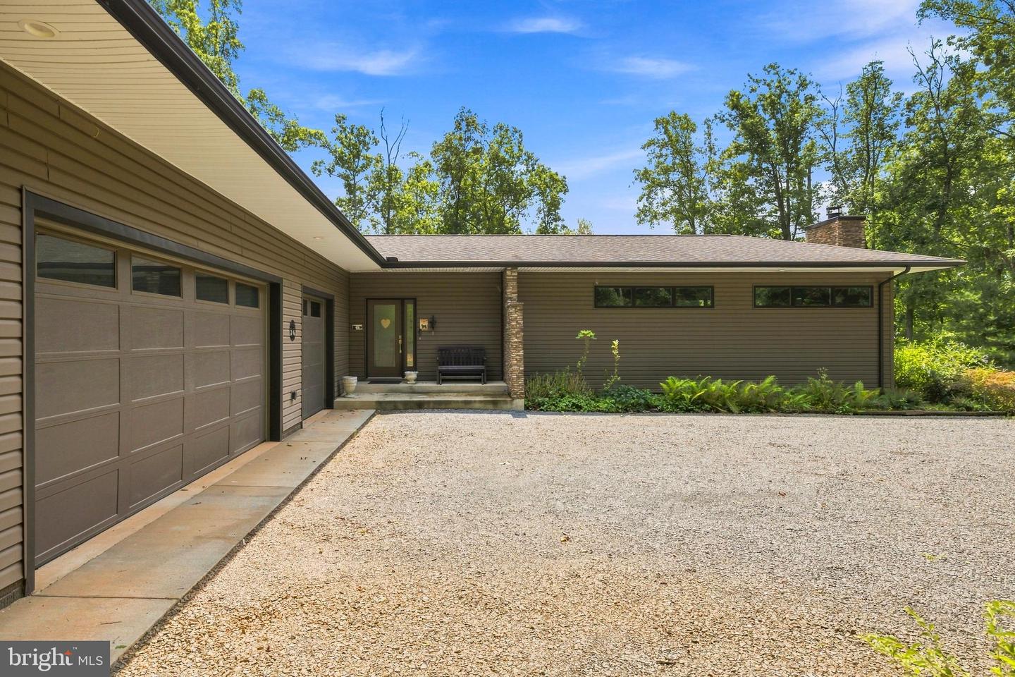 20492 Shore Dr Property Photo 4