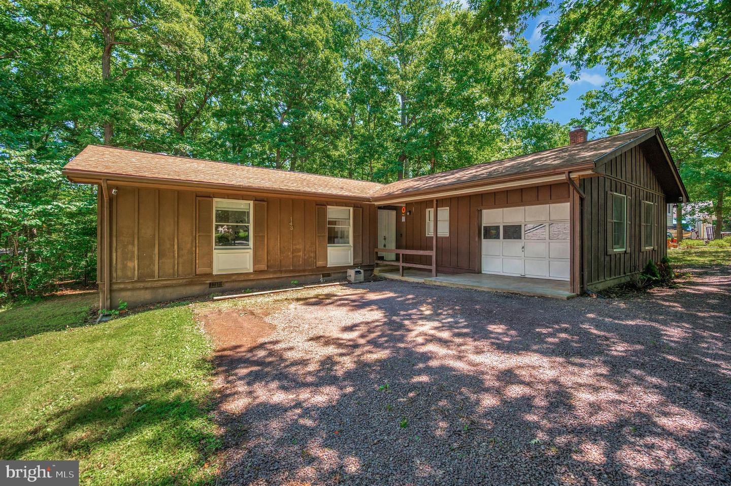 143 Jefferson Ave Property Photo 4