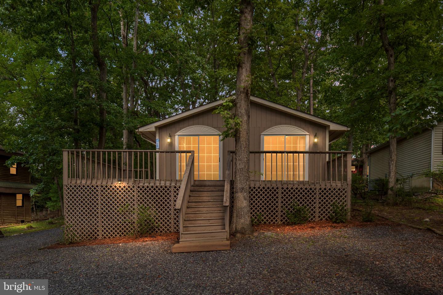 207 Creekside Dr Property Photo 1