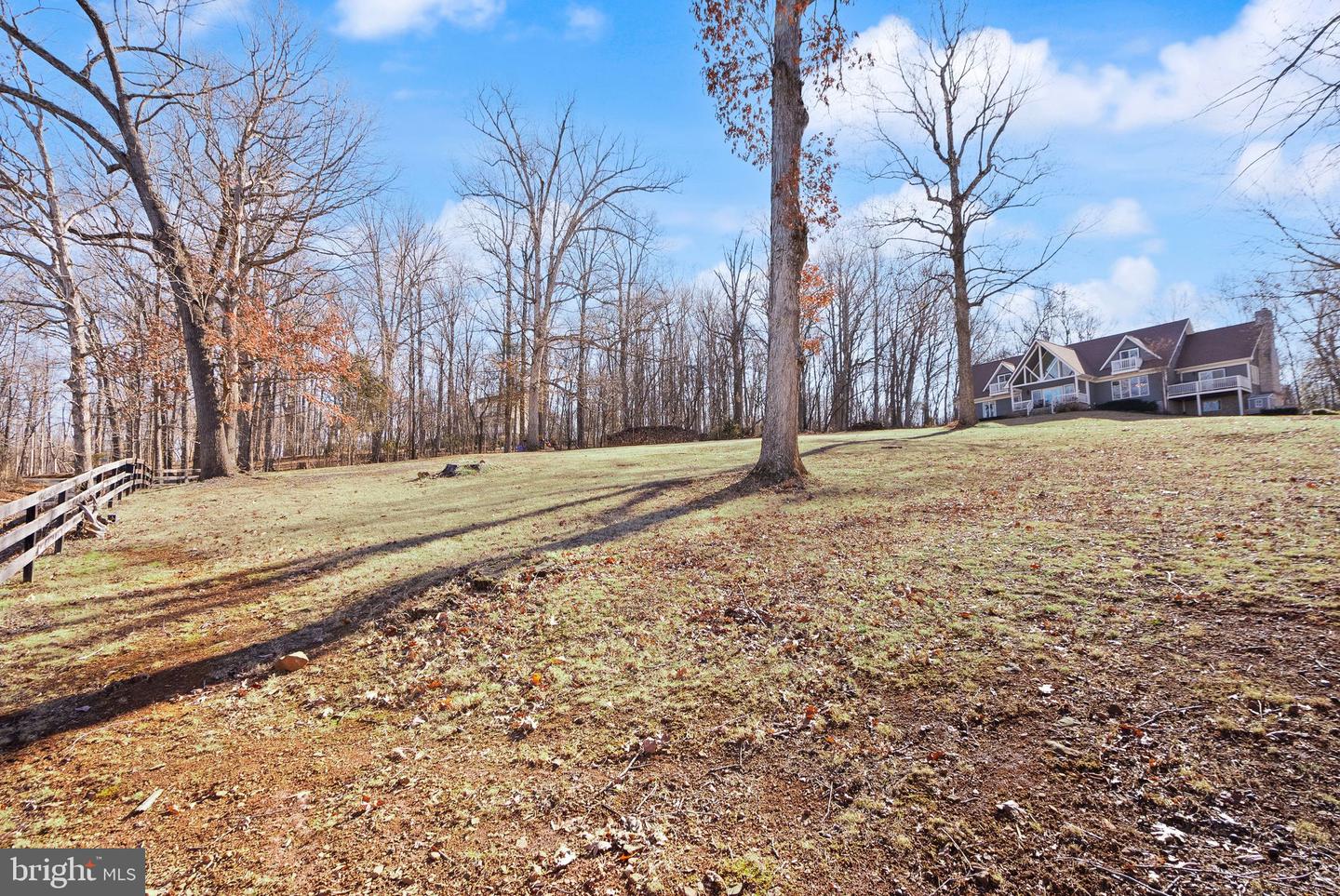 8089 Moormont Rd Property Photo 4