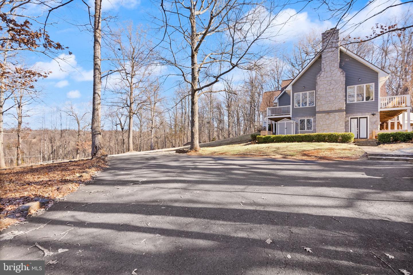 8089 Moormont Rd Property Photo 6