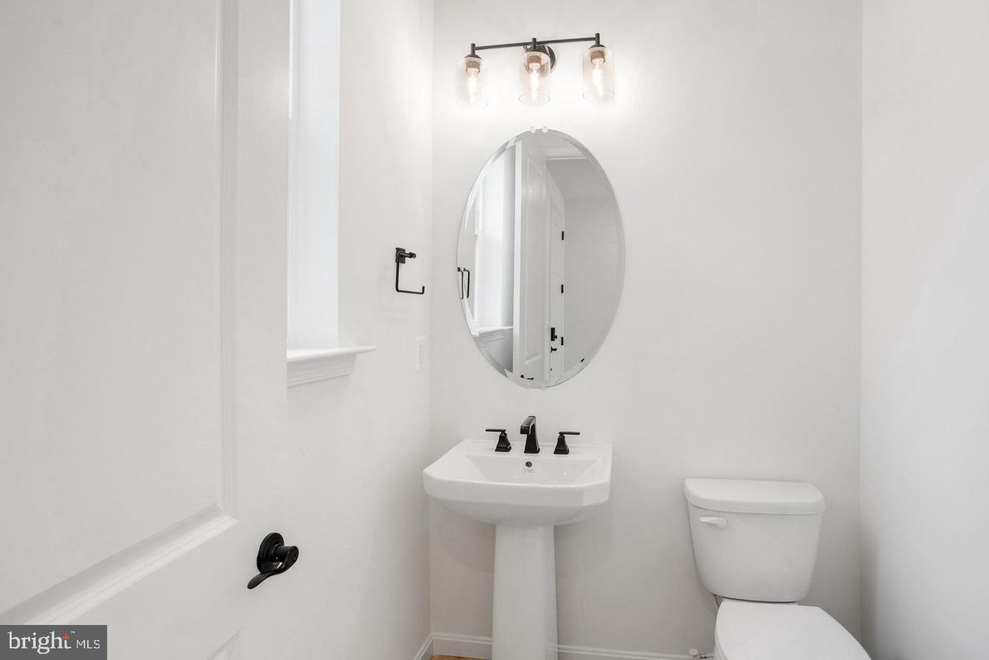35598 Pine Needle Ln Property Photo 3