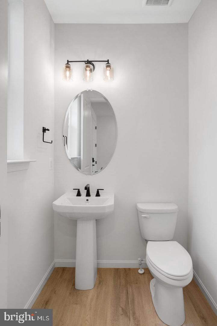 35598 Pine Needle Ln Property Photo 4