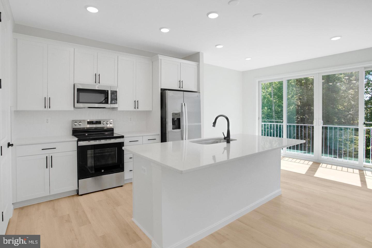 35598 Pine Needle Ln Property Photo 5
