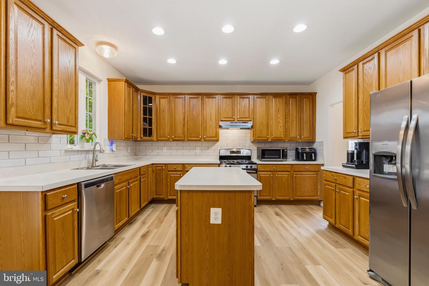 35227 Balmoral Dr Property Photo 11