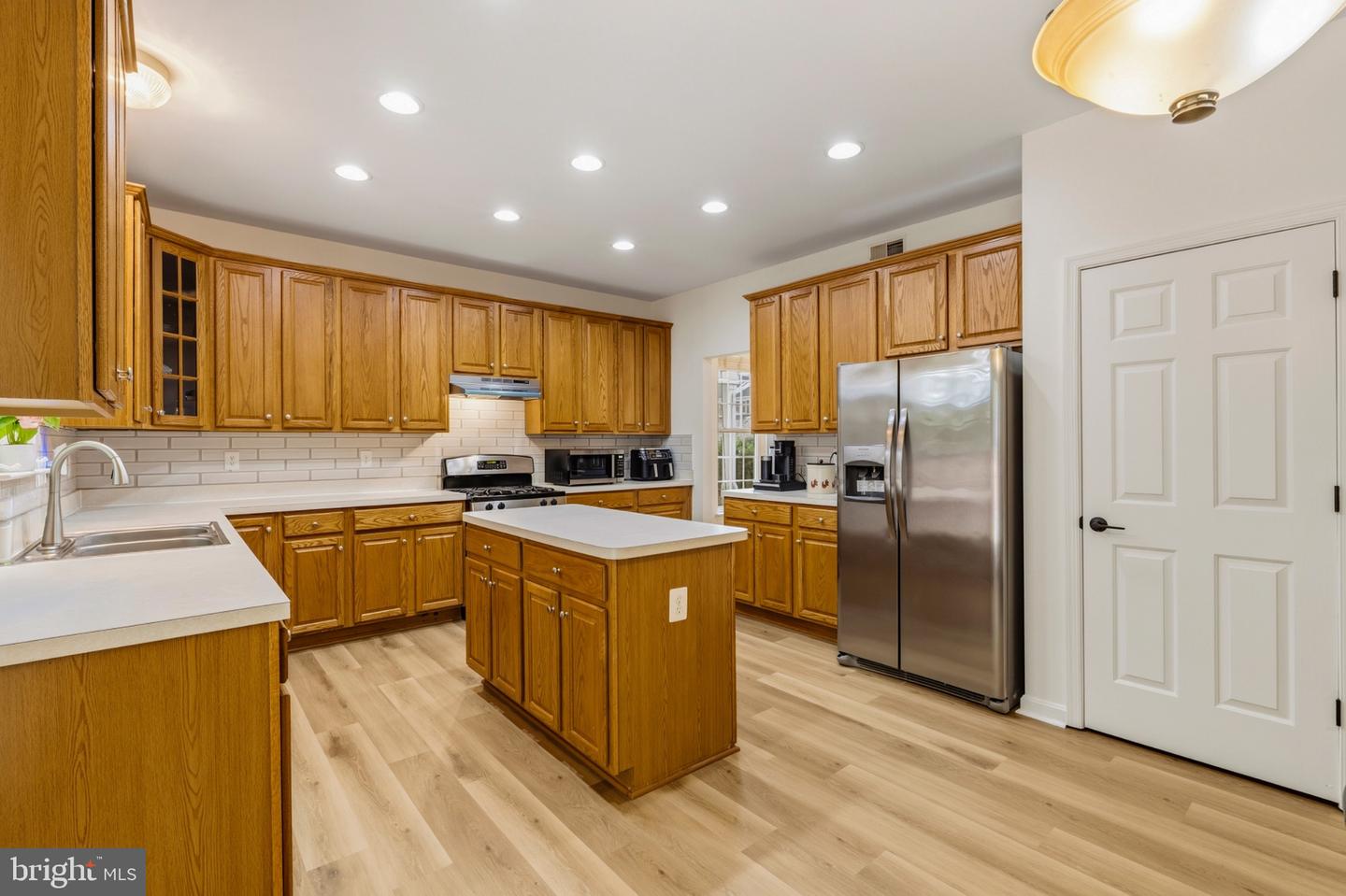 35227 Balmoral Dr Property Photo 13