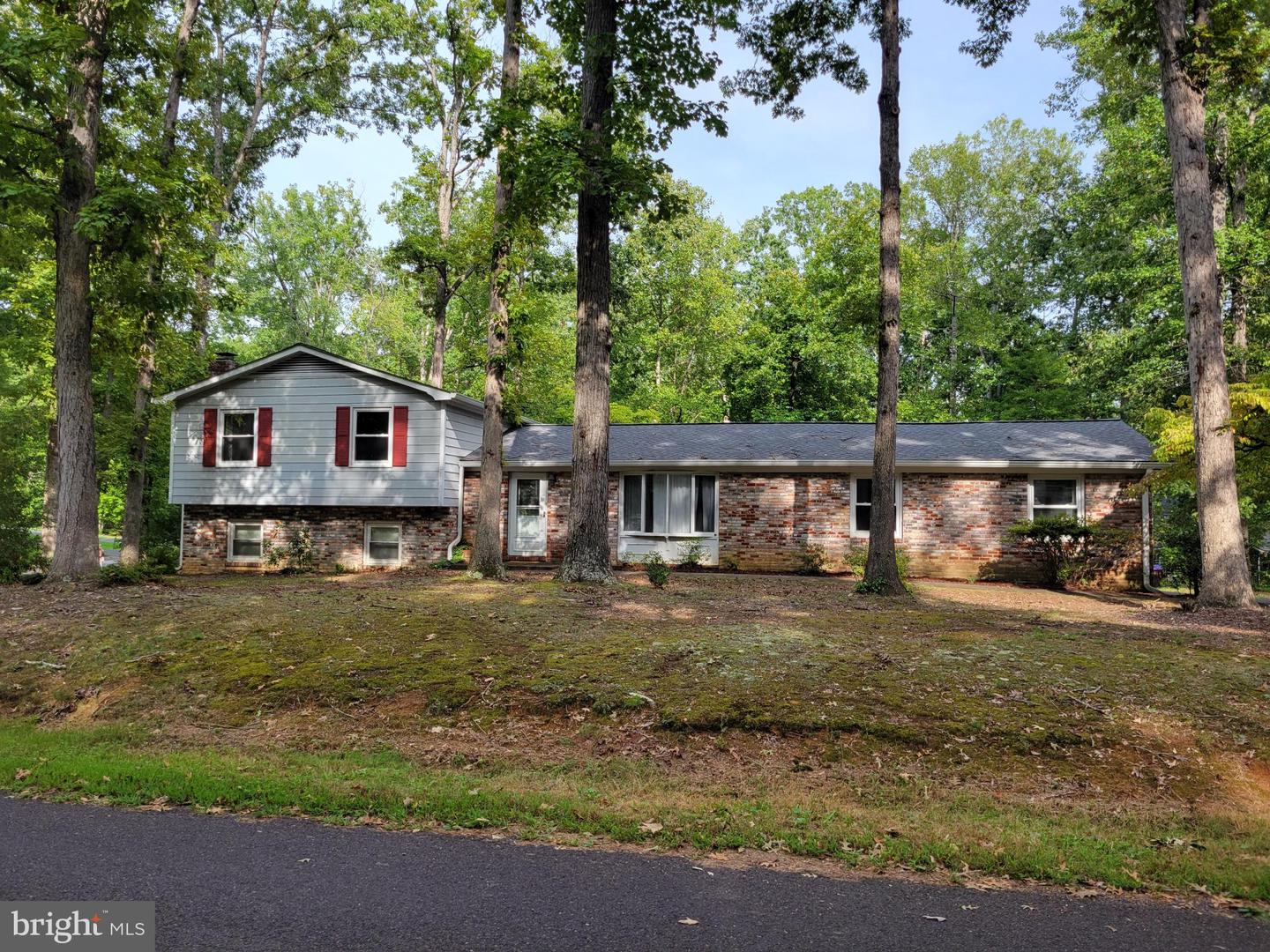 101 SILVER SPRING DR Property Photo 1