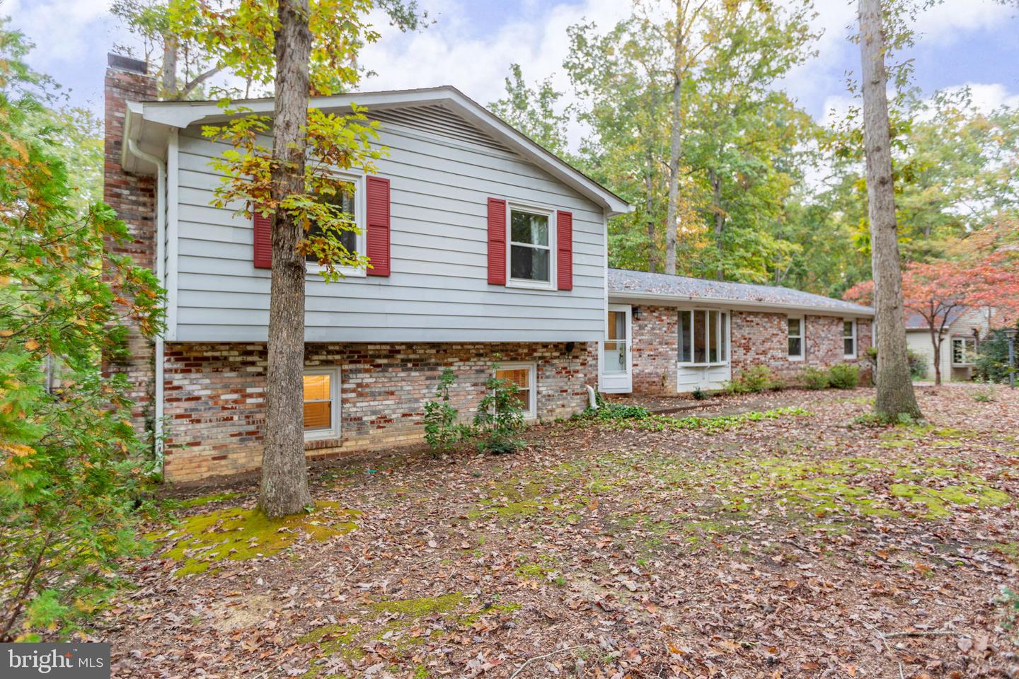 101 Silver Spring Dr Property Photo 2