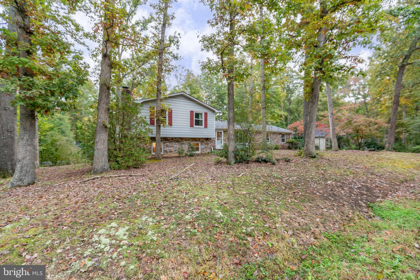 101 Silver Spring Dr Property Photo 3