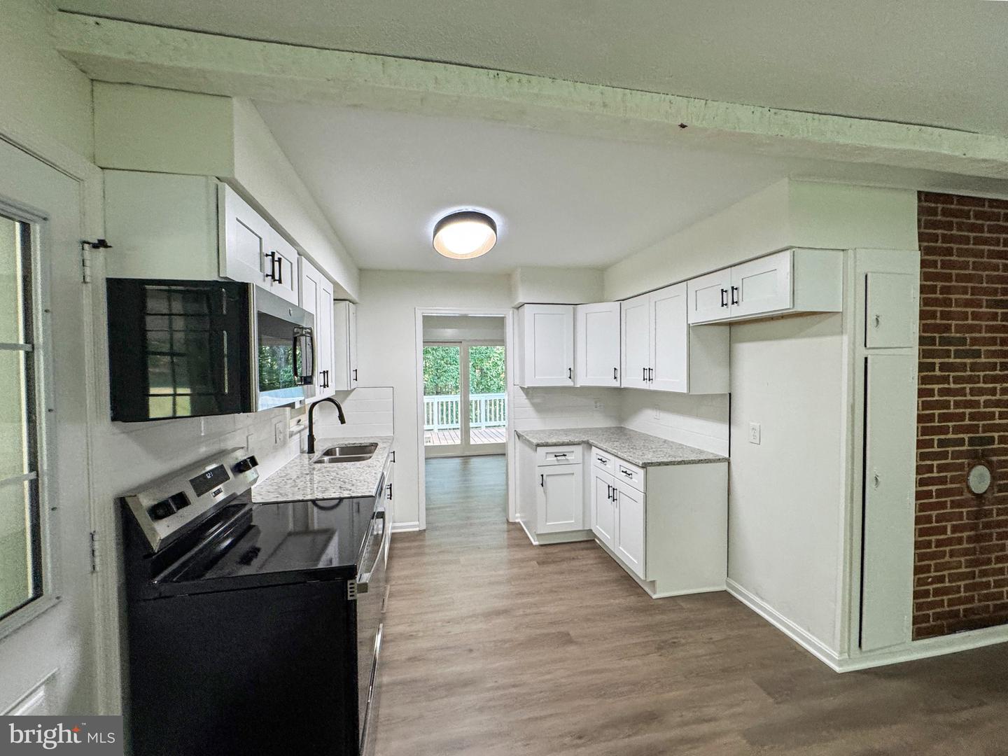 26365 Mountain View Property Photo 7